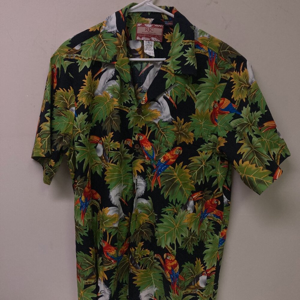 RJC mens Hawaiian  Button up short sleeve shirt  Parrots size large